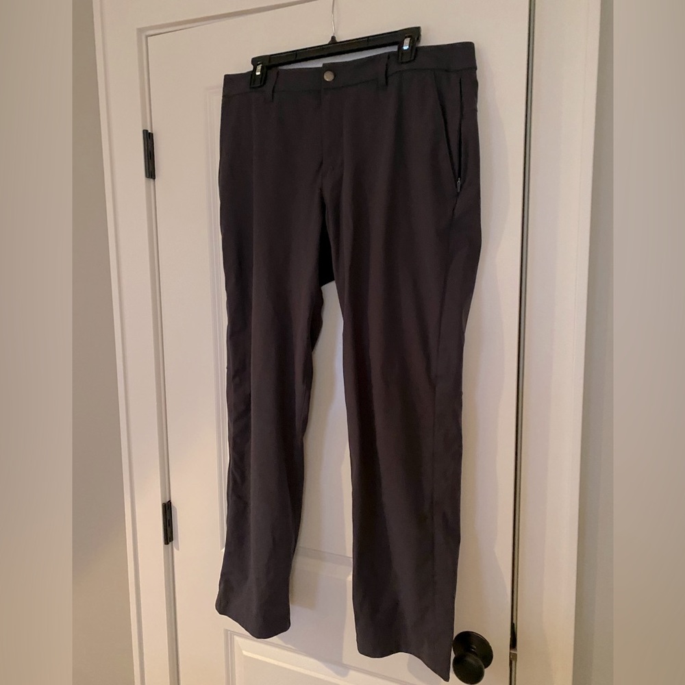 Men’s Lululemon ABC trouser in obsidian
